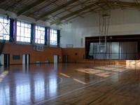 辰野中学校第一体育館の室内