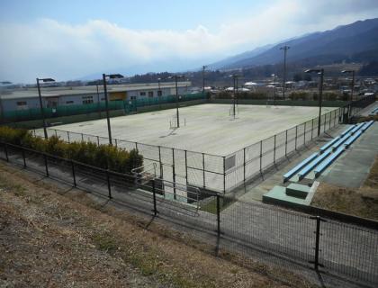 辰野町荒神山テニスコートの北側の全景写真画像