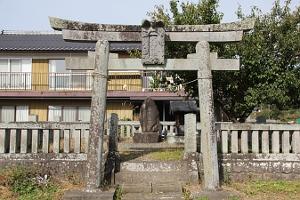 大神神社の玉垣の正面画像