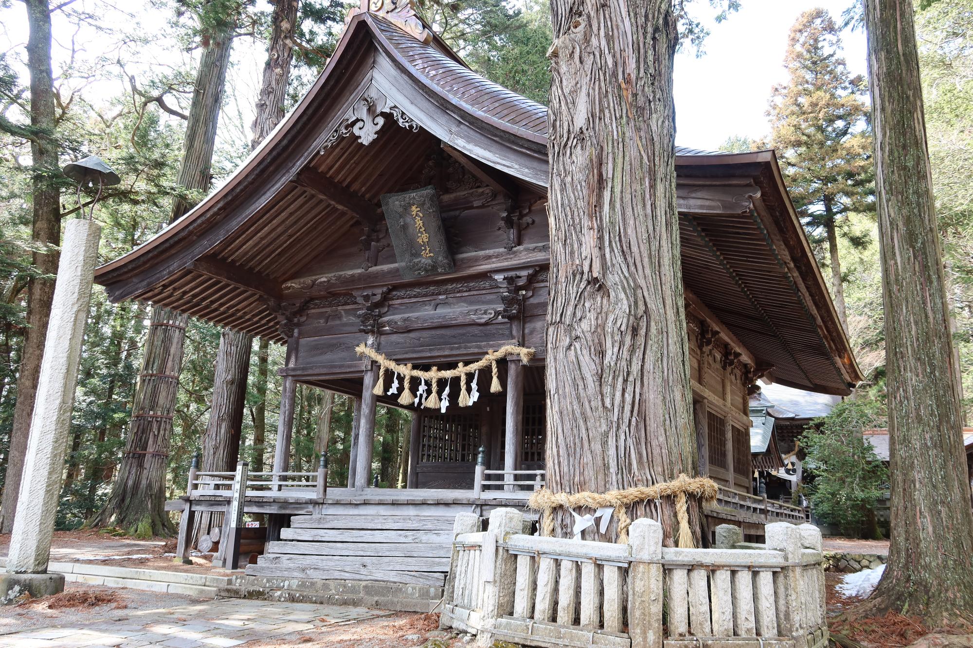 矢彦神社神楽殿の写真